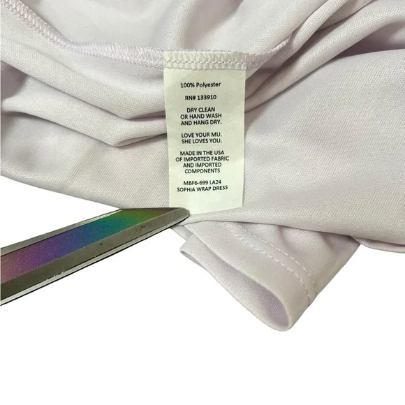 Show me your mumu NWT Sophia wrap dress in soft lavender size small - Picture 7 of 7